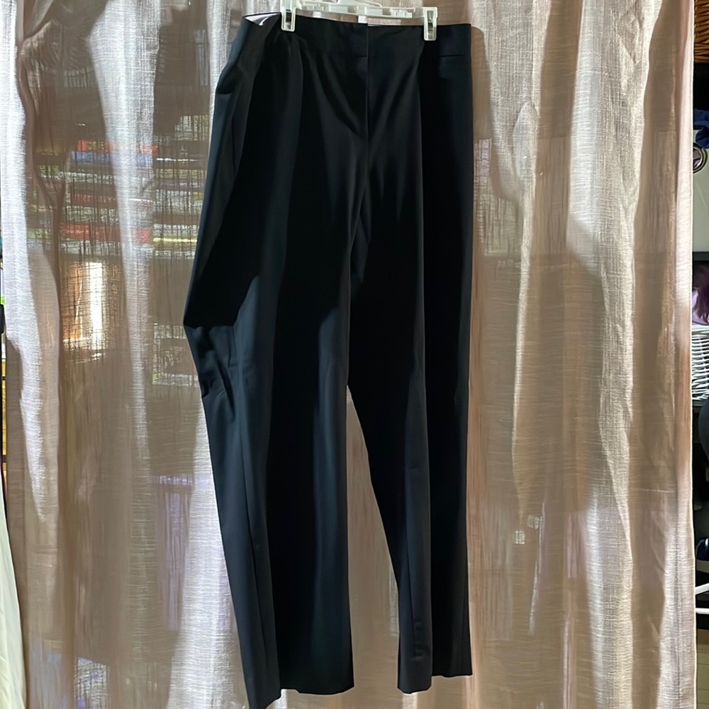 Like New Liz Clairebourne